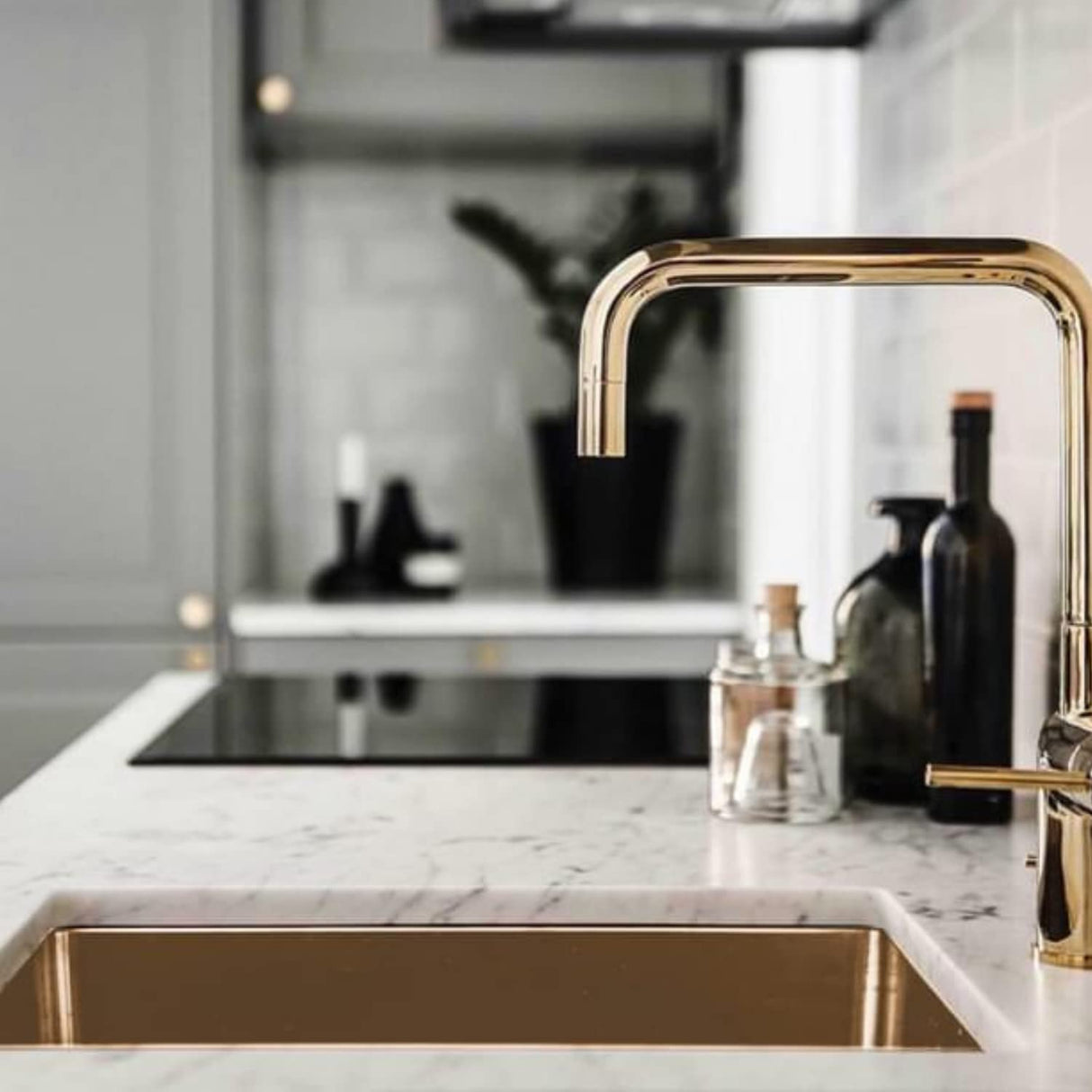 Zap Kitchen Sink Single Bowl 24x18 Inch | Gold Finish | 304 Stainless Steel | Dual Water Aerator, Sink Drainer Basket, Waste Coupling & Pipe | R Angle Corners | Smooth Drainage | Noise Reduction Pads